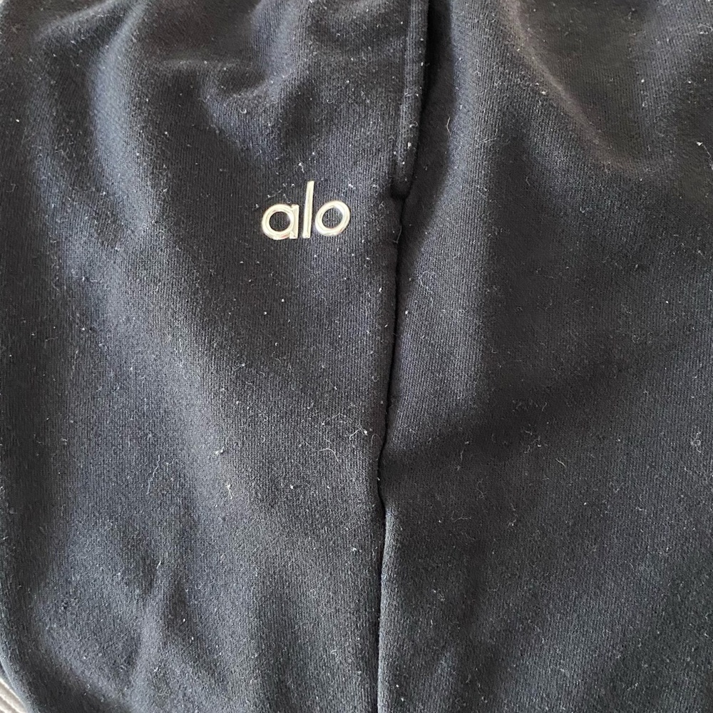ALO Yoga Black Joggers - Picture 3 of 11